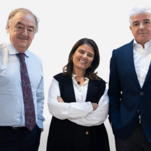 Rosa Gómez-Acebo, José López Jaraba y Juan Mari Gastaca (socios BeConfluence)