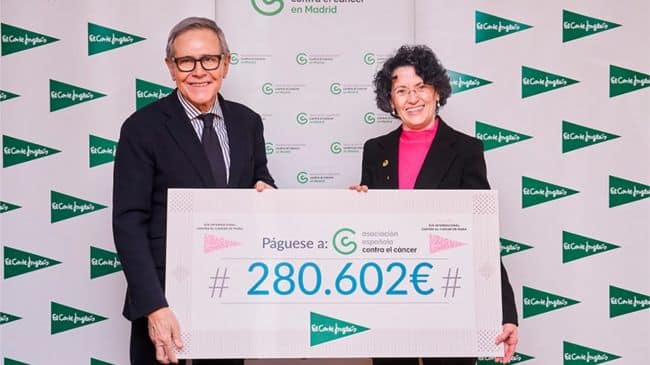 El Corte Inglés entrega 280.602 euros a la Asociación Española Contra el Cáncer para apoyar la investigación