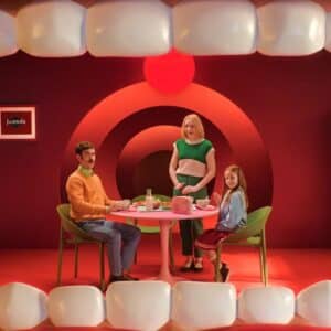 Juanola lanza una disruptiva campaña para toda la familia