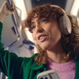 Jazztel lanza sus datos ilimitados versionando el hit de los 80” “No controles”