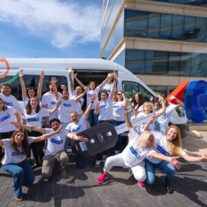 Fundación Solidaridad Carrefour dona un minibús escolar a AUCAVI, a favor de la infancia con autismo de la Comunidad de Madrid