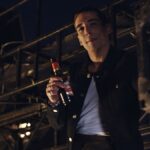 Mahou Cinco Estrellas lanza una nueva campaña que celebra la grandeza que llevamos dentro de la mano del actor Miguel Herrán
