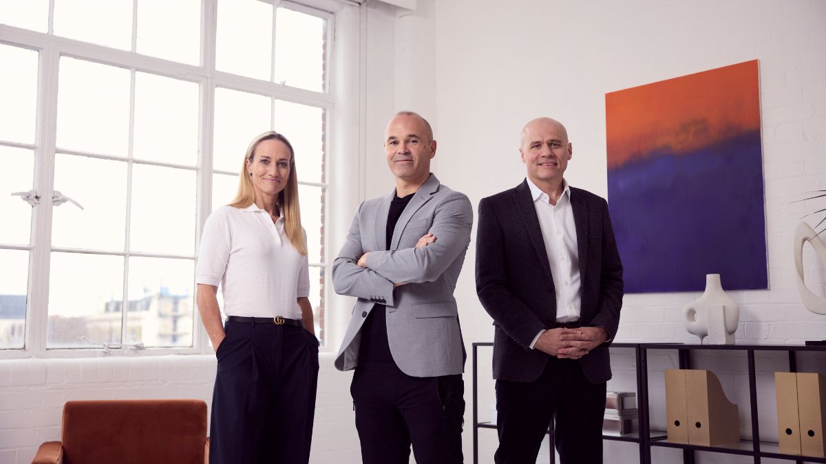 Andrés Iniesta da la asistencia definitiva a la última campaña “Champions of Business” de FedEx