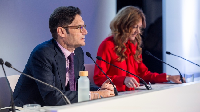 Joseph Oughourlian y Pilar Gil - Prisa