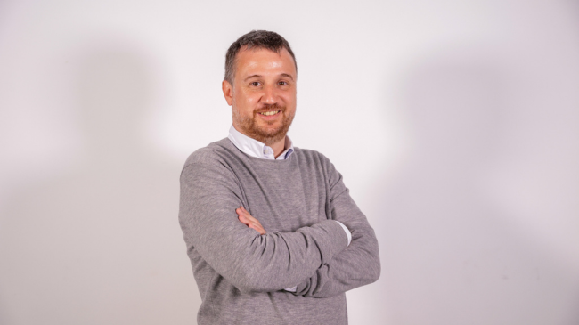 Rubén González
