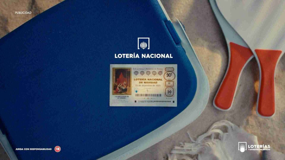 La nueva campaña de lotería de navidad nos cuenta que en verano hay cosas que no cambian, pero hay una que nos une a todos