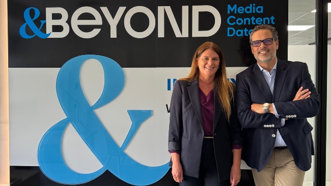 Mariana Pedemonte y Rafael Martínez de Vega - Grupo &BEYOND