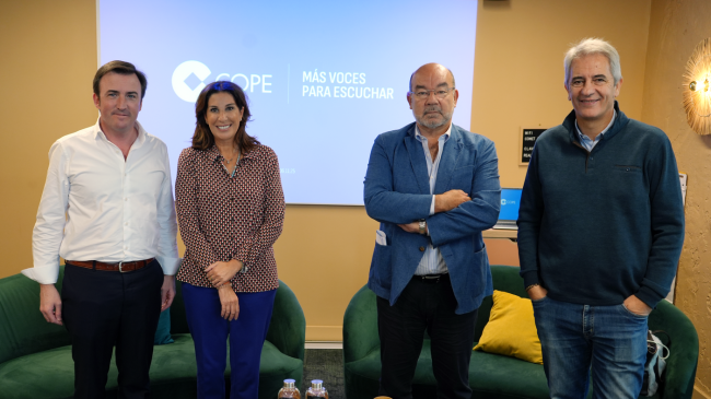 De izda. a dcha. Javier Visiers, Pilar García de la Granja, Ángel Expósito y Manolo Lama