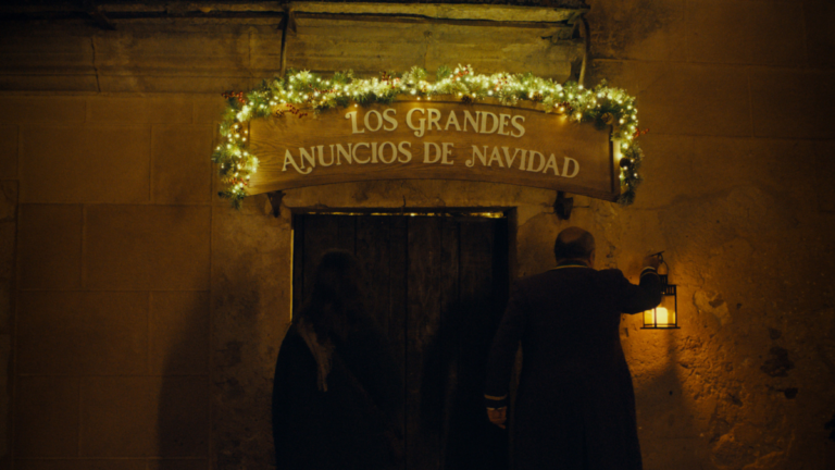 La plaza de los grandes anuncios de navidad
