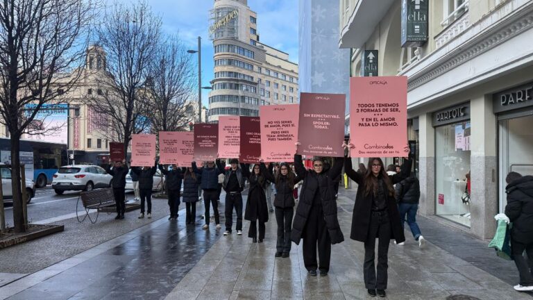 Opticalia sale a la calle a reivindicar que en el amor también tenemos dos formas de ser