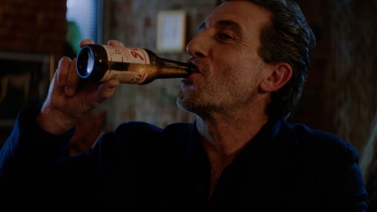 Cervezas 1906 amplía su campaña “La primera 1906 nunca se olvida” con nuevos relatos sobre las primeras veces