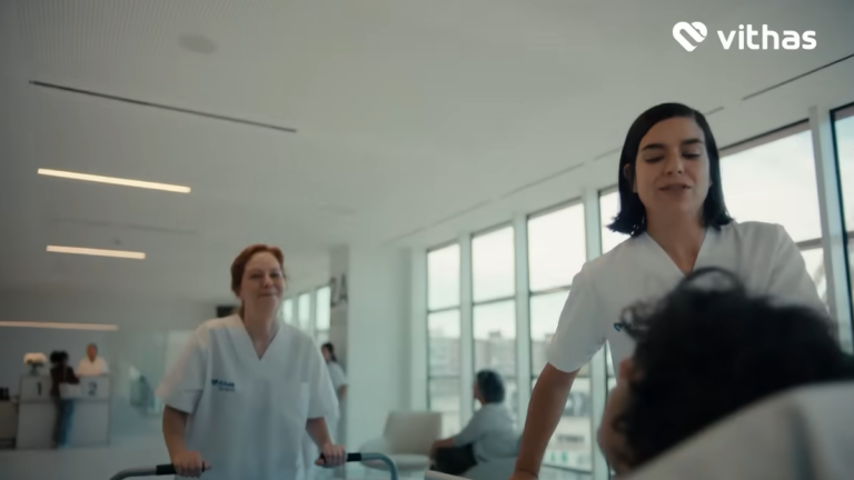 M+C Saatchi firma la nueva campaña de Vithas que pone en valor su modelo sanitario de vocación de cuidado y excelencia clínica