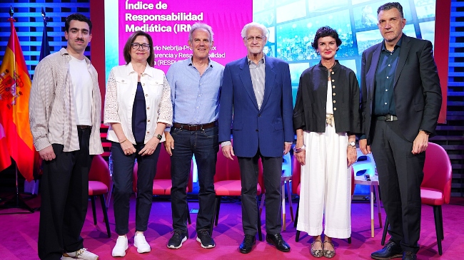 Adrián Ballester, Maite Rodríguez, Leo Farache, Paco González, Marta Perlado y José Manuel Velasco.