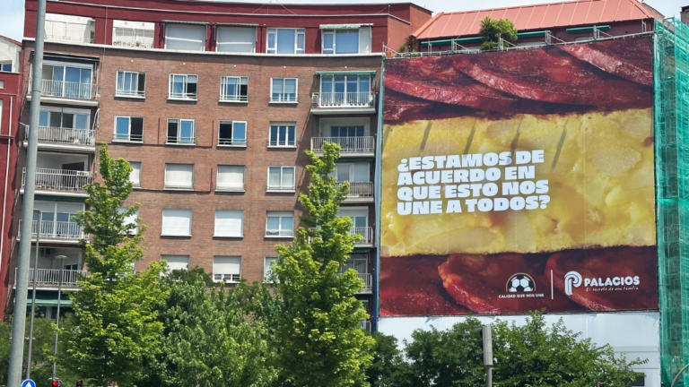 Palacios convierte su aperitivo en la bandera que nos une a todos