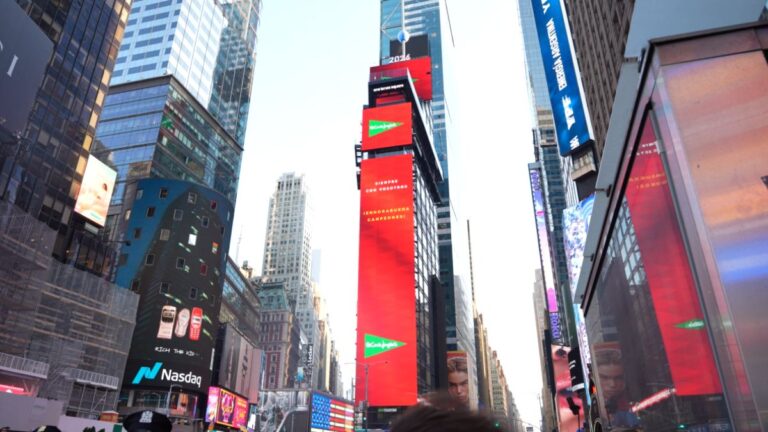 El Corte Inglés lleva el apoyo a la Selección Española a la pantalla más icónica de Nueva York en la final del Mundial
