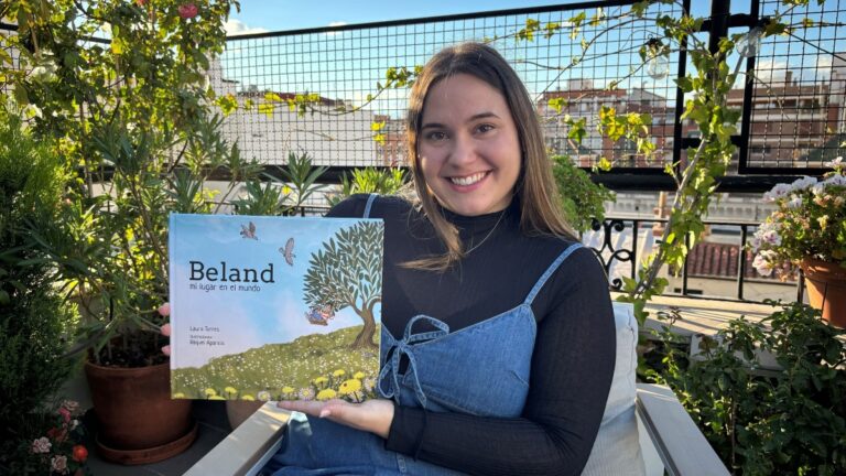 Laura Torres, autora de Beland mi lugar en el mundo