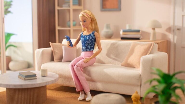 BARBIE PROTAGONIZA LA NUEVA CAMPAÑA DE PUBLICIDAD DE FOTOCASA