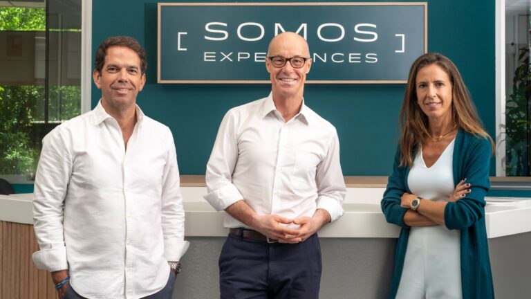 Álvaro de Vicente, César González Perdiguero y Mónica Sáenz - SOMOS EXPERIENCES