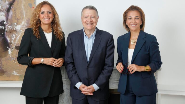 Valvanuz Serna Ruiz, Jordi Sevilla y Lucía Casanueva - PROA