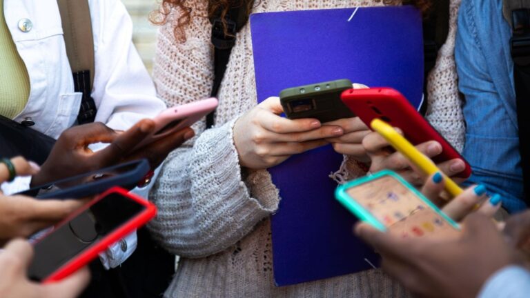 redes sociales moviles